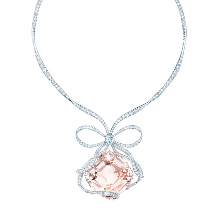 Tiffany & Co. 175克拉的摩根石吊墜,價格電洽。